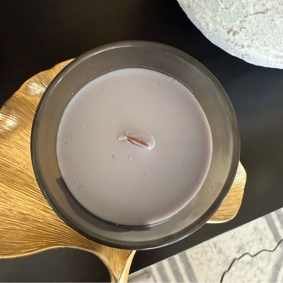 Tinder Flame Wooden Wick  Richly Scented Candle in Sandalwood Myrrh 8 OZ New 3 - Picture 3 of 6